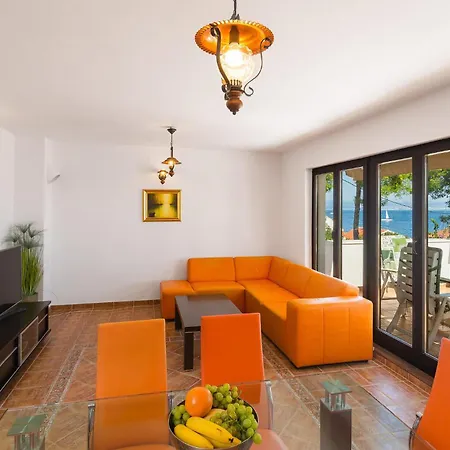 Awesome In With House Sea View