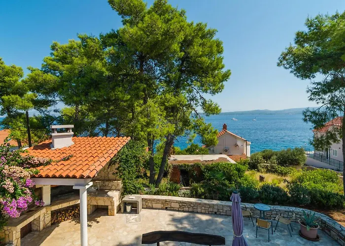 2 Bedroom Awesome In Hébergement de vacances *